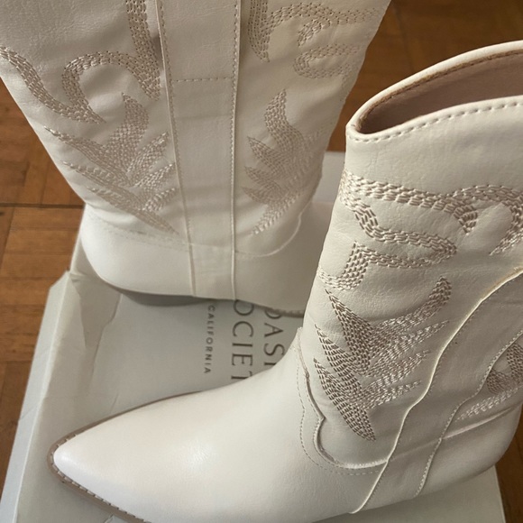 Sephira Heeled Western Boot - Picture 4 of 7